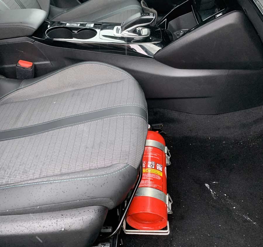 Peugeot 208 Brandsläckarfäste (P21)