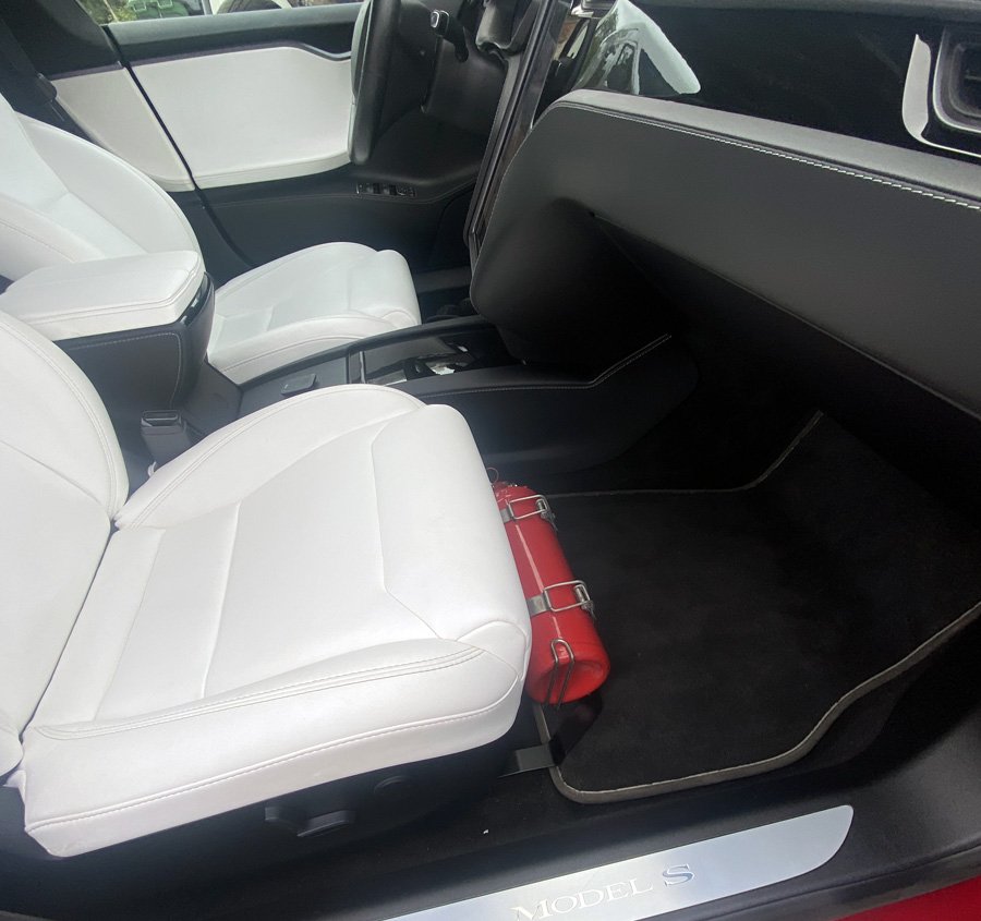 Tesla Model S Brandsläckarfäste