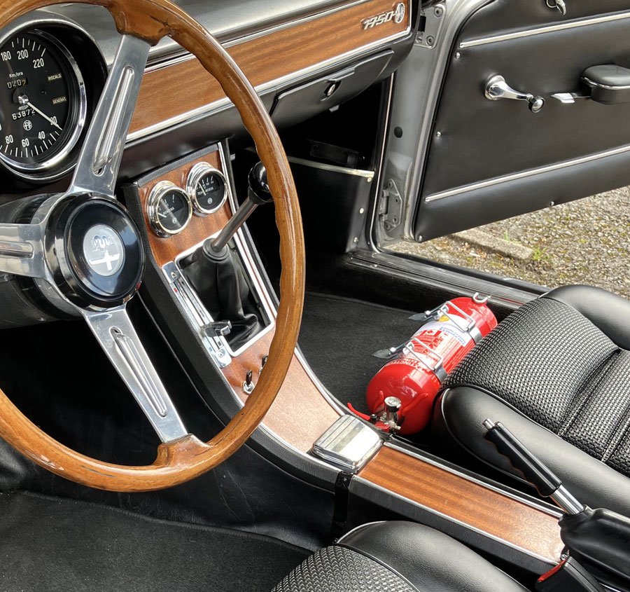 Alfa Romeo 1750 GTV Brandsläckarfäste