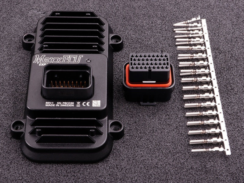 MaxxECU Expansions-modul, med kontaktdon och terminaler
