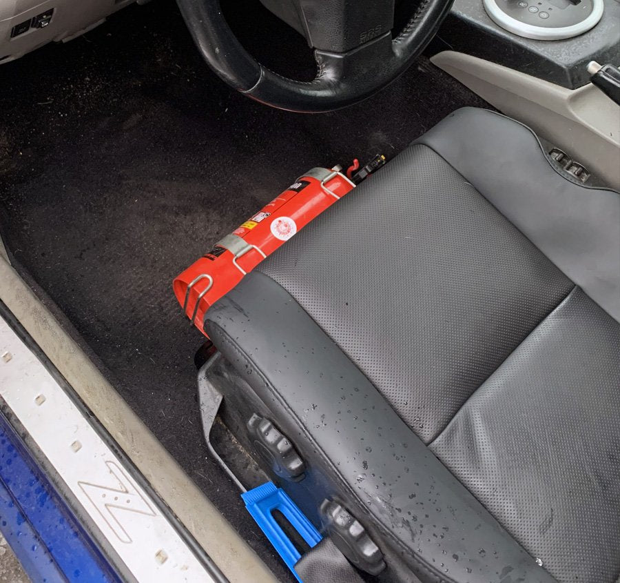 Nissan 350z Brandsläckarfäste