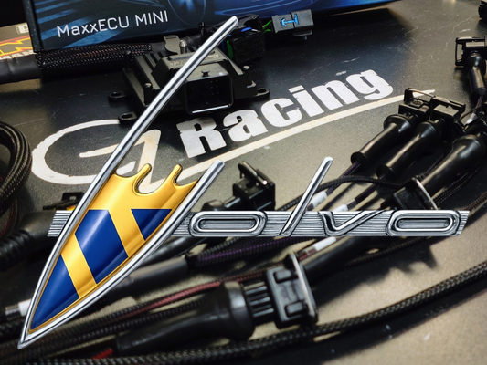 MaxxECU med Volvo B230 PnP-Motorhärva