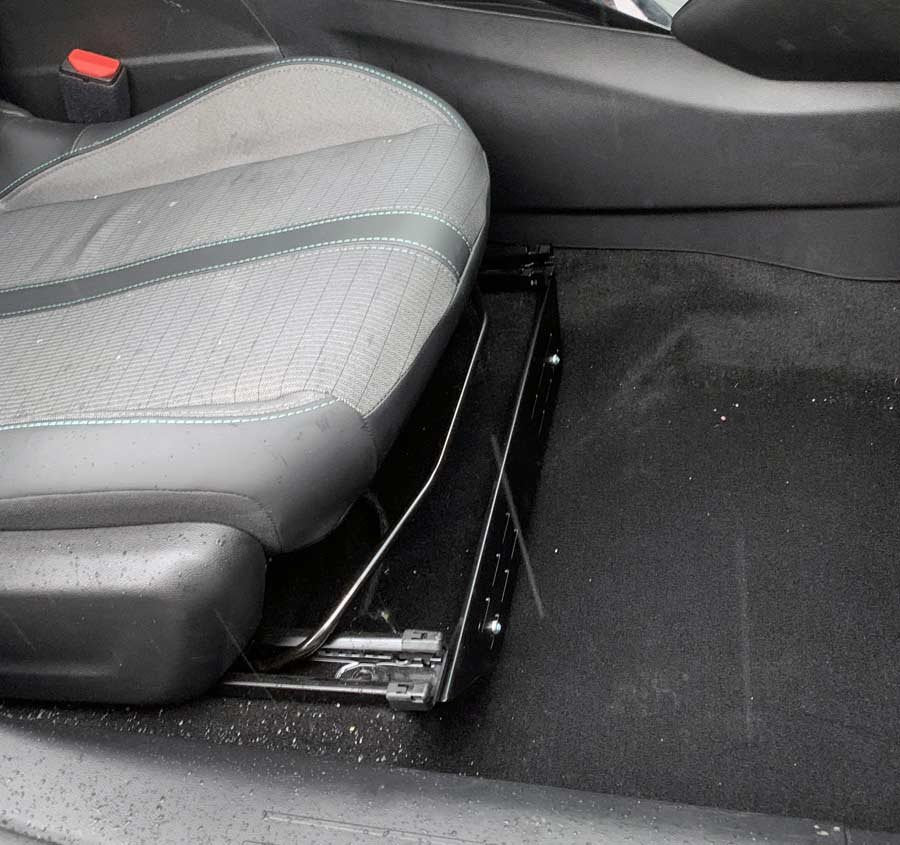 Peugeot 208 Brandsläckarfäste (P21)