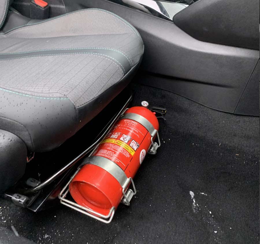 Peugeot 208 Brandsläckarfäste (P21)