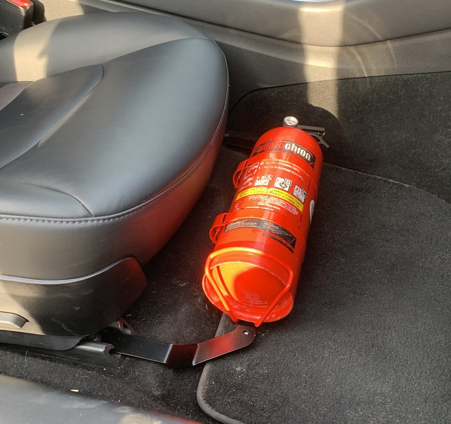 Tesla Model 3 Brandsläckarfäste